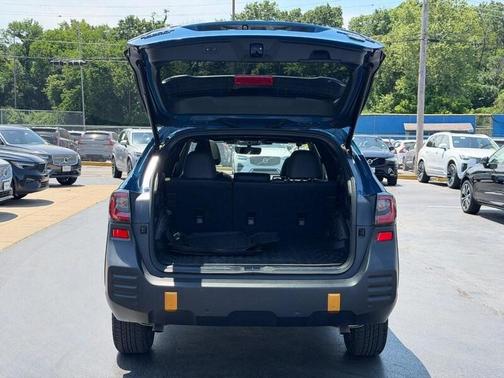 Ice Silver Metallic 2023 Subaru Outback Wilderness