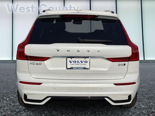 2025 Volvo XC60 B5 Plus