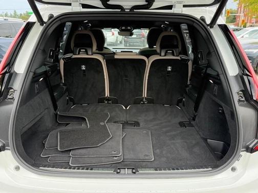 2025 Volvo XC90 B6 Plus 7-Seater