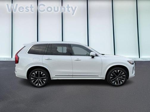 2025 Volvo XC90 B6 Plus 7-Seater