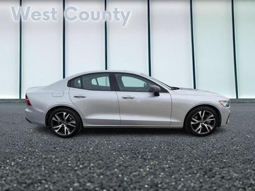 2025 Volvo S60 B5 Core