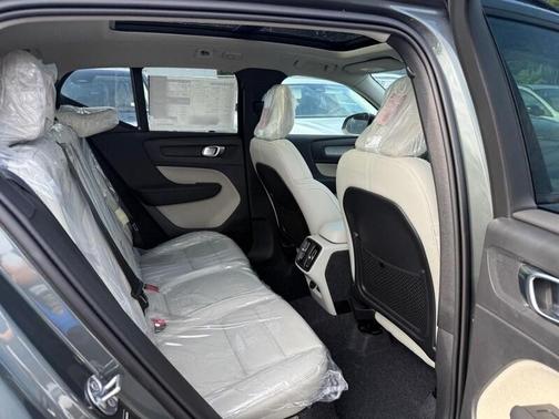 2026 Volvo XC40 B5 Plus