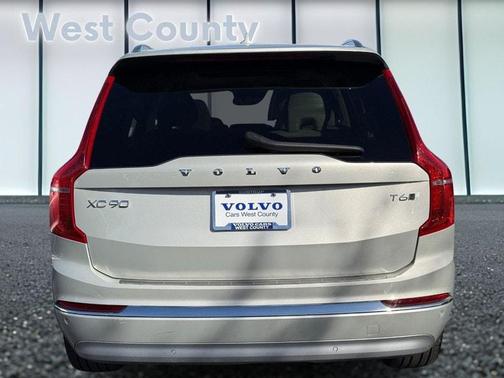 2022 Volvo XC90 T6 Inscription 7 Passenger