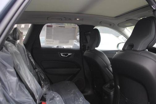 2025 Volvo XC60 Plug-In Hybrid T8 AWD Plus