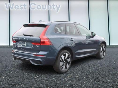 2025 Volvo XC60 Plug-In Hybrid T8 AWD Plus