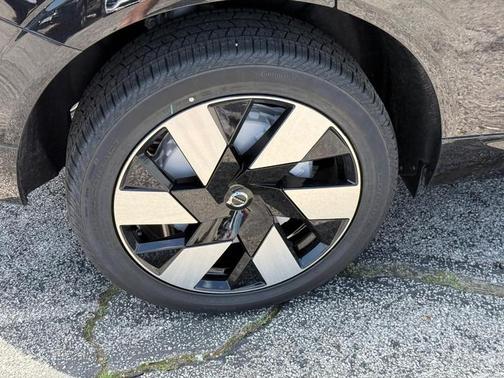 2025 Volvo XC60 Plug-In Hybrid T8 AWD Plus