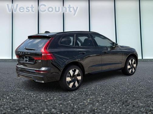2025 Volvo XC60 Plug-In Hybrid T8 AWD Plus