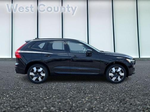 2025 Volvo XC60 Plug-In Hybrid T8 AWD Plus