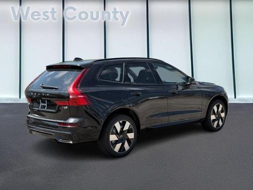 2025 Volvo XC60 Plug-In Hybrid T8 AWD Plus