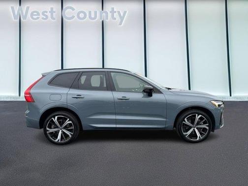 Gray Metallic 2023 Volvo XC60 B5 Ultimate Dark Theme