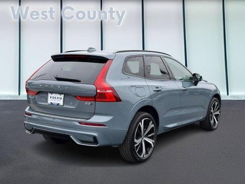 Gray Metallic 2023 Volvo XC60 B5 Ultimate Dark Theme