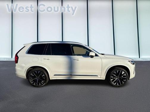 2025 Volvo XC90 B6 Plus 7-Seater