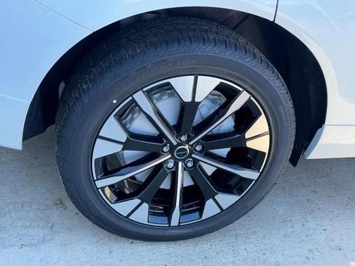 Crystal White 2026 Volvo XC60 Plug-In Hybrid T8 Plus