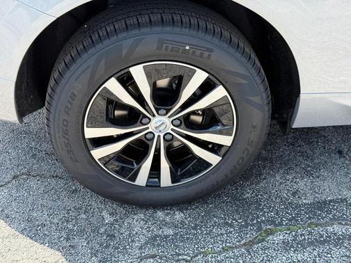 2025 Volvo XC60 B5 AWD Core