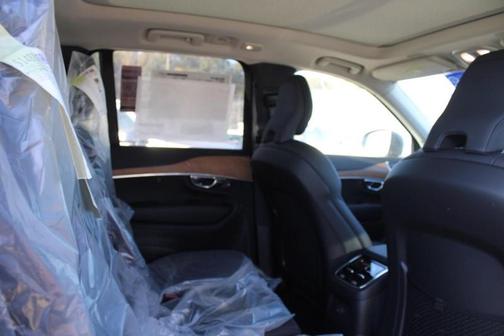 2025 Volvo XC90 Plug-In Hybrid T8 AWD Plus 7-Seater