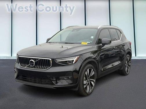 Onyx Black 2025 Volvo XC40 B5 Plus Bright Theme