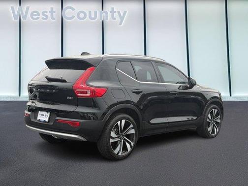 Onyx Black 2025 Volvo XC40 B5 Plus Bright Theme