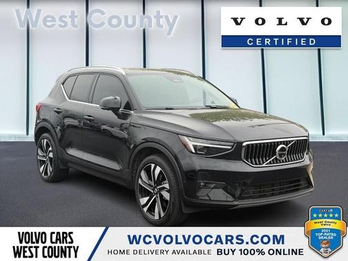 Onyx Black 2025 Volvo XC40 B5 Plus Bright Theme
