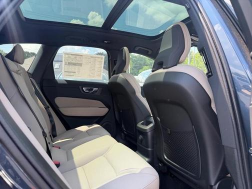 Denim Blue Metallic 2026 Volvo XC60 Plug-In Hybrid T8 Plus