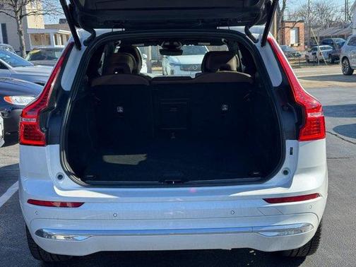 2023 Volvo XC60 B5 Plus Bright Theme