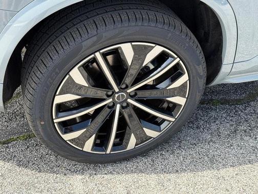 2025 Volvo XC90 B6 Plus 7-Seater