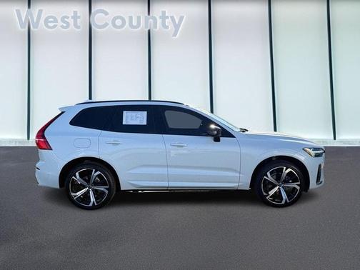 2025 Volvo XC60 B5 Ultra