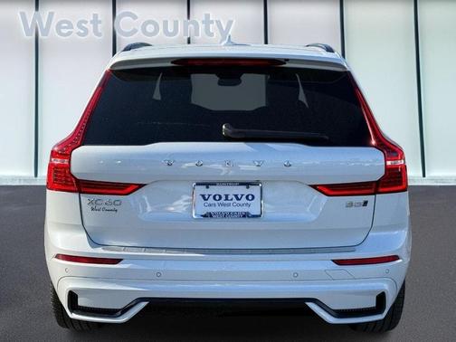 2025 Volvo XC60 B5 Ultra