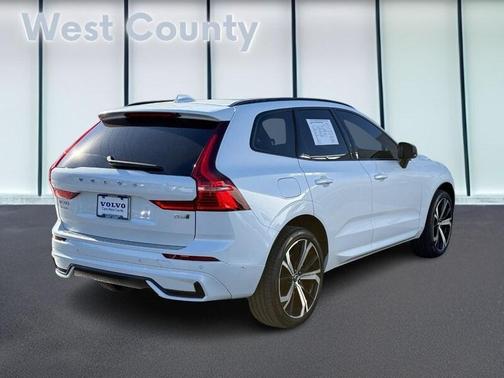 2025 Volvo XC60 B5 Ultra