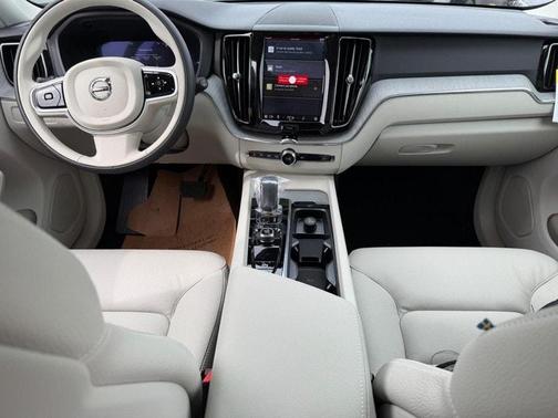 2025 Volvo XC60 Plug-In Hybrid T8 AWD Plus