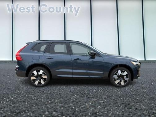 2025 Volvo XC60 Plug-In Hybrid T8 AWD Plus
