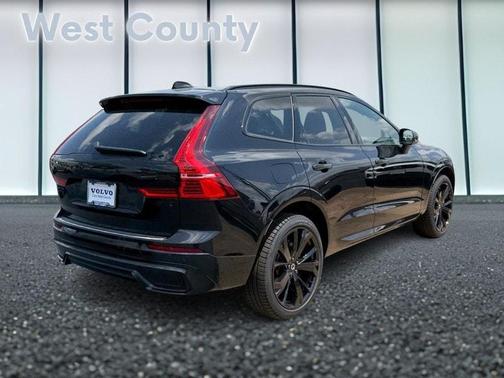 2025 Volvo XC60 B5 AWD Ultra Black Edition