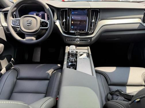 2025 Volvo XC60 B5 AWD Ultra Black Edition
