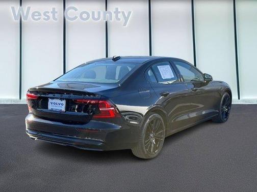 2024 Volvo S60 B5 Plus Black Edition