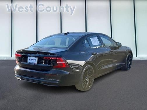 2024 Volvo S60 B5 Plus Black Edition