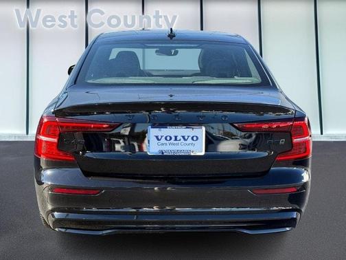 2024 Volvo S60 B5 Plus Black Edition