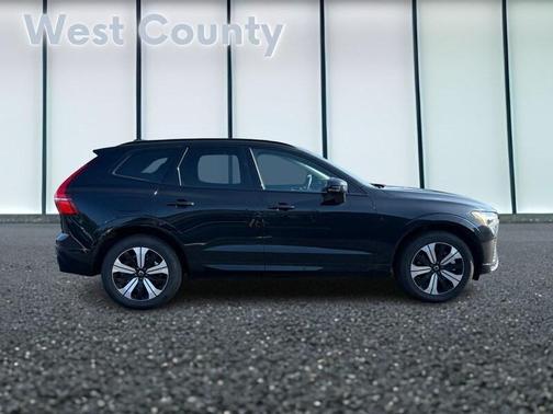 2025 Volvo XC60 Plug-In Hybrid T8 AWD Core