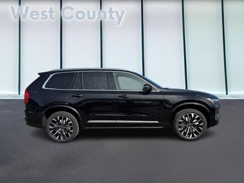 Onyx Black Metallic 2026 Volvo XC90 B5 Plus 7-Seater