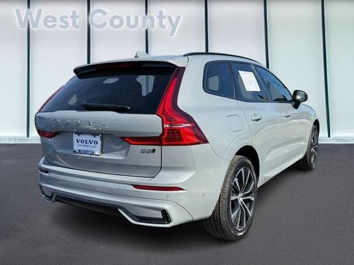 2025 Volvo XC60 B5 Plus