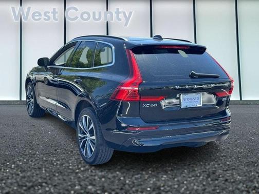 2022 Volvo XC60 B5 Momentum