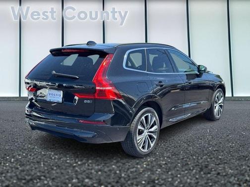 2022 Volvo XC60 B5 Momentum