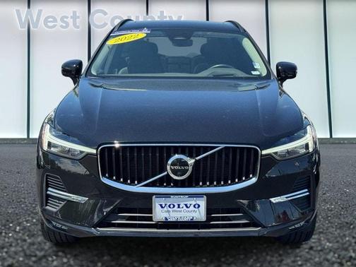 2022 Volvo XC60 B5 Momentum