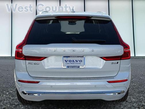 2023 Volvo XC60 B6 Ultimate Bright Theme