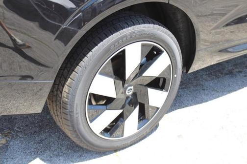 2024 Volvo XC60 Recharge Plug-In Hybrid T8 Plus Dark Theme