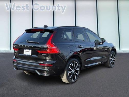 2024 Volvo XC60 B5 Plus Dark Theme