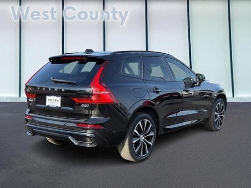 2024 Volvo XC60 B5 Plus Dark Theme