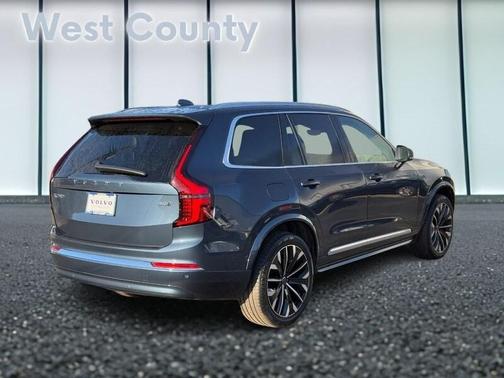 2025 Volvo XC90 B6 Plus 7-Seater