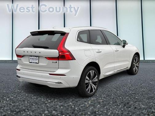 2022 Volvo XC60 B6 Inscription