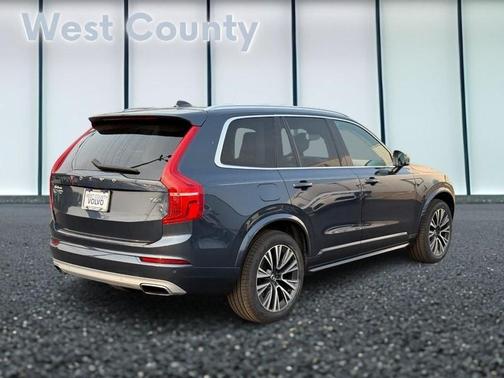 2021 Volvo XC90 T6 Momentum 7 Passenger