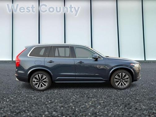 2021 Volvo XC90 T6 Momentum 7 Passenger