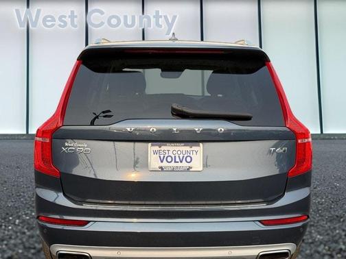 2021 Volvo XC90 T6 Momentum 7 Passenger